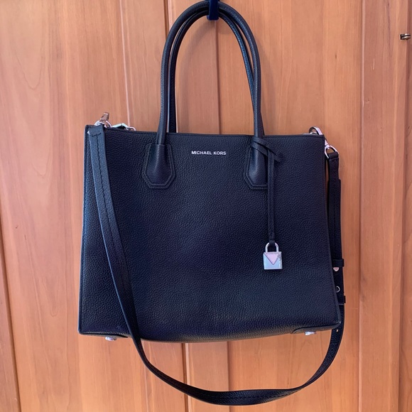 Michael Kors Handbags - Michael Kors Mercer Handbag